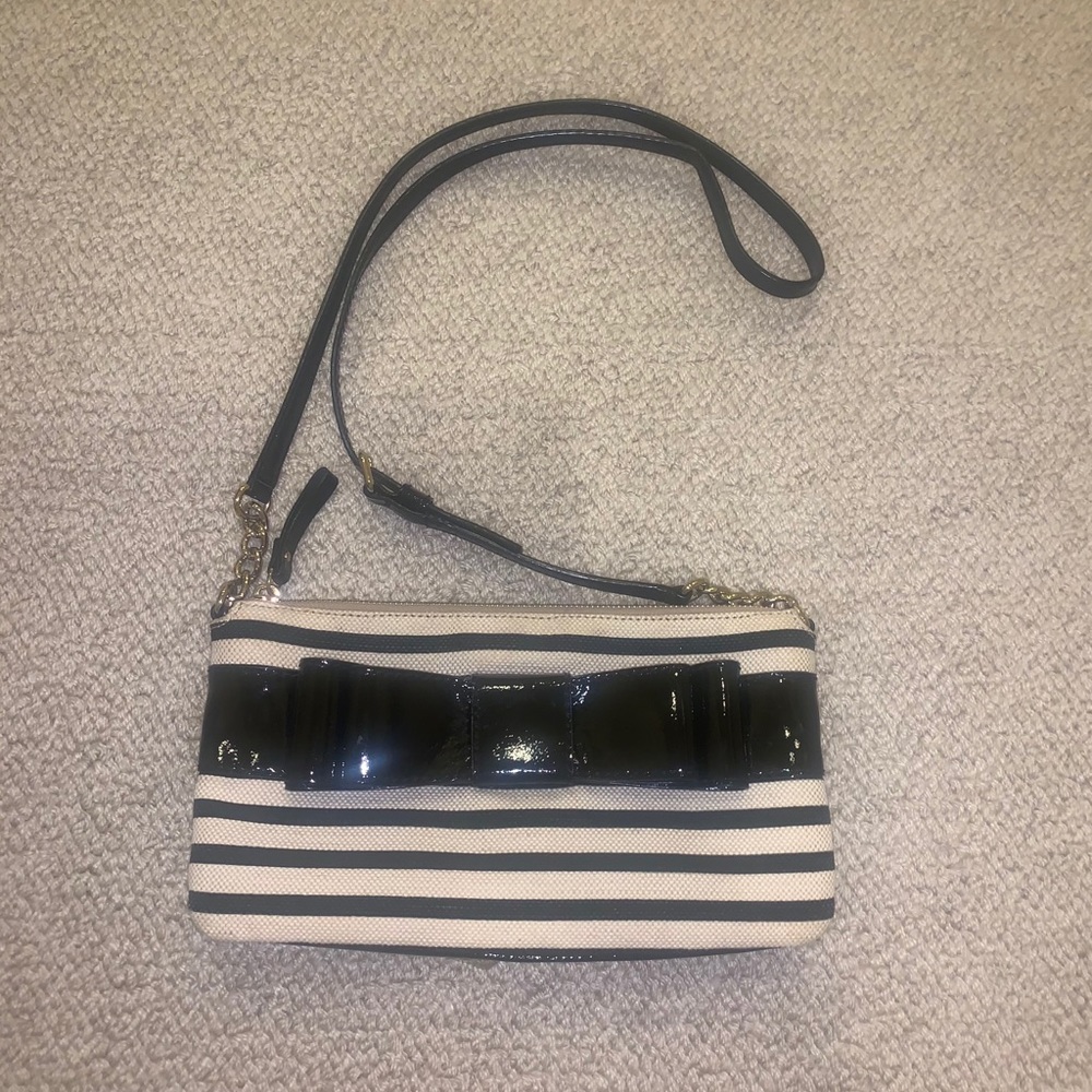 Adorable Kate Spade purse. Patent leather bow